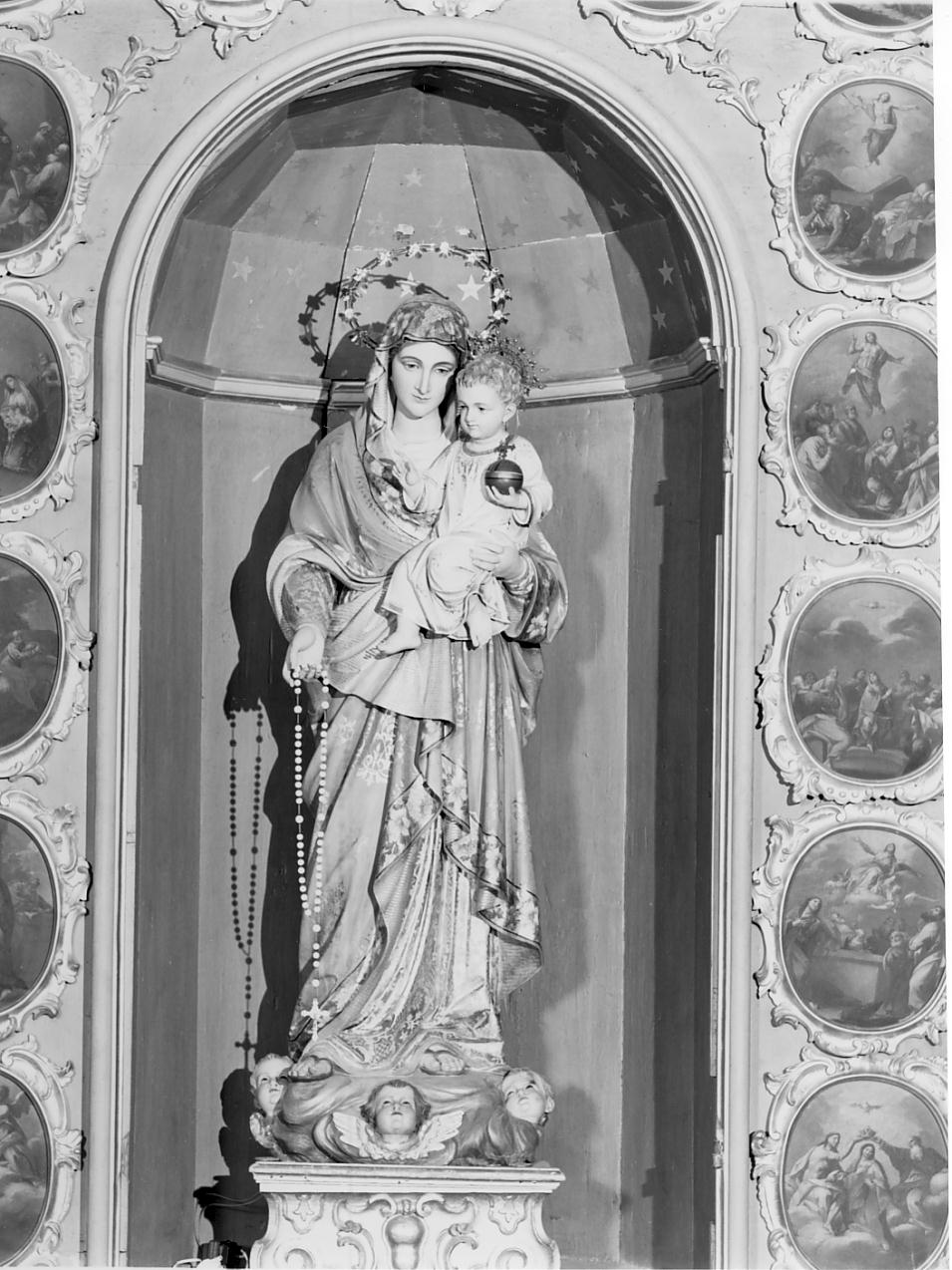 Madonna del Rosario (statua, elemento d'insieme) - manifattura milanese (sec. XX)