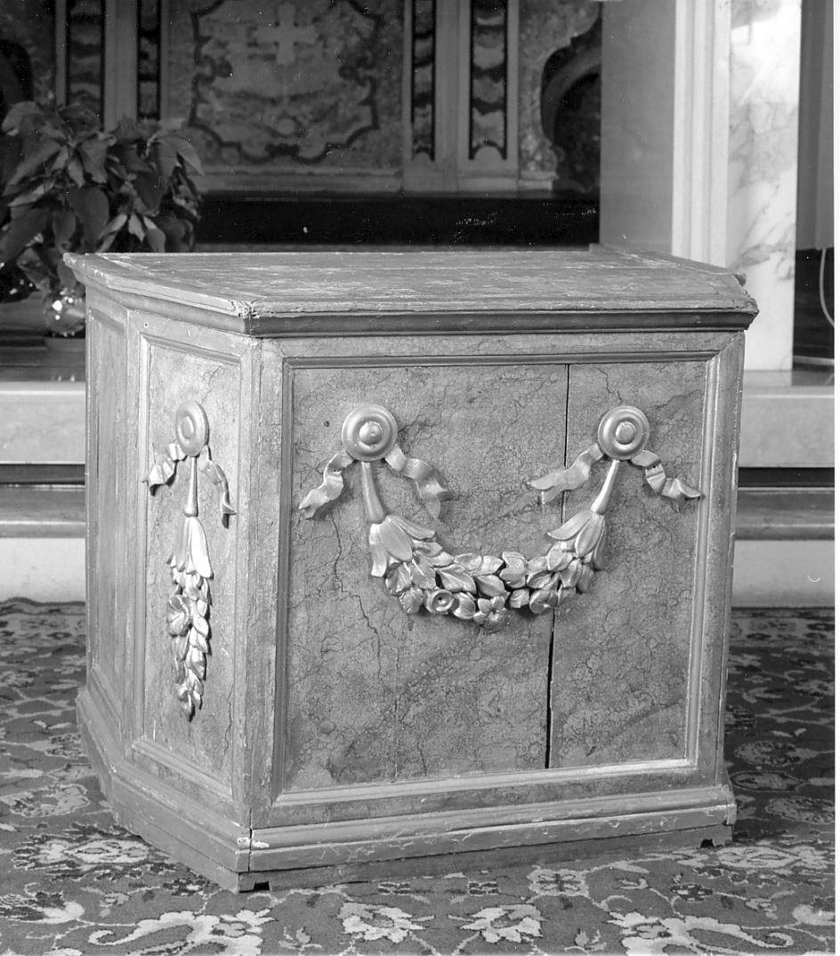 basamento, opera isolata - ambito mantovano (prima metà sec. XX)