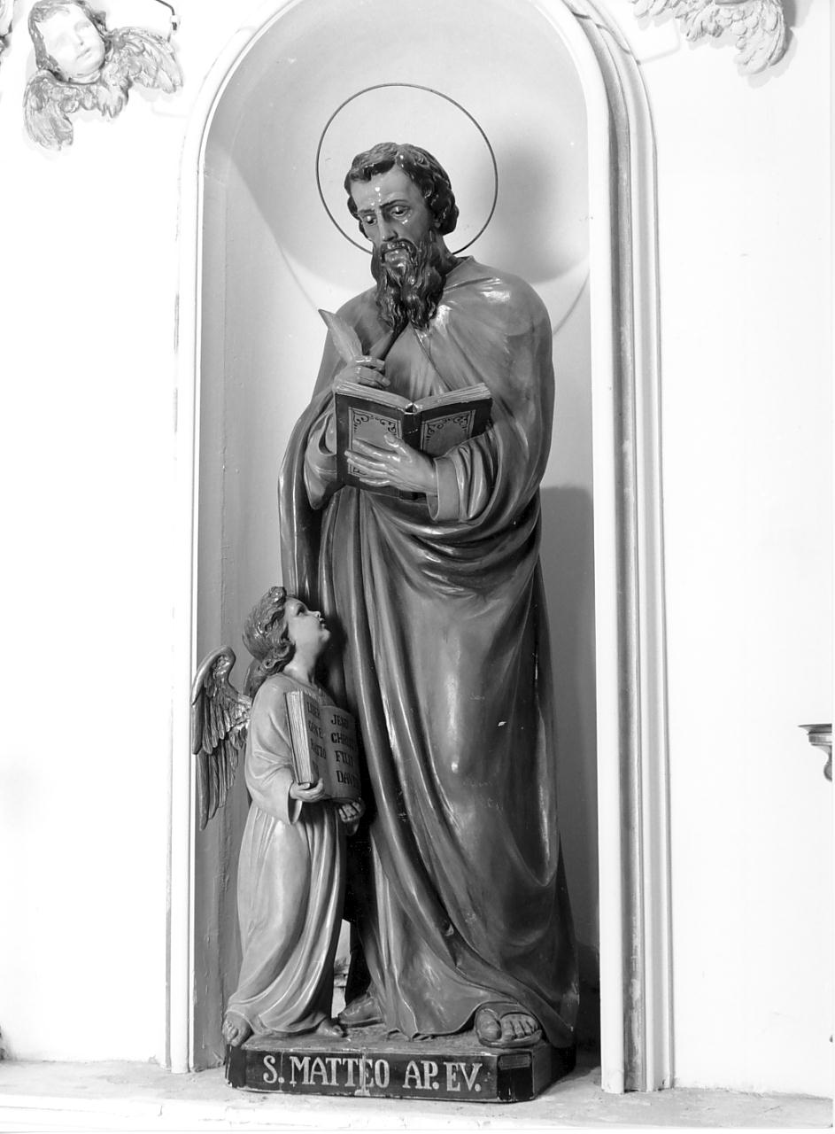 S. Matteo Evangelista e l'angelo (statua, opera isolata) di Stuflesser Giuseppe (sec. XX)