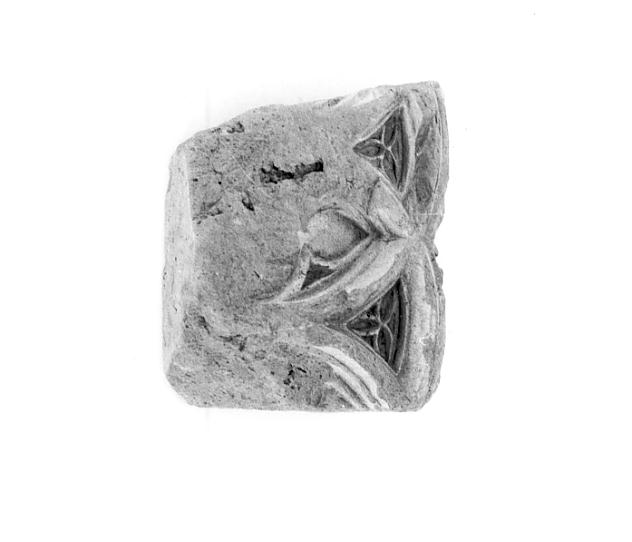 motivo decorativo (decorazione plastica, frammento) - bottega cremonese (sec. XV)