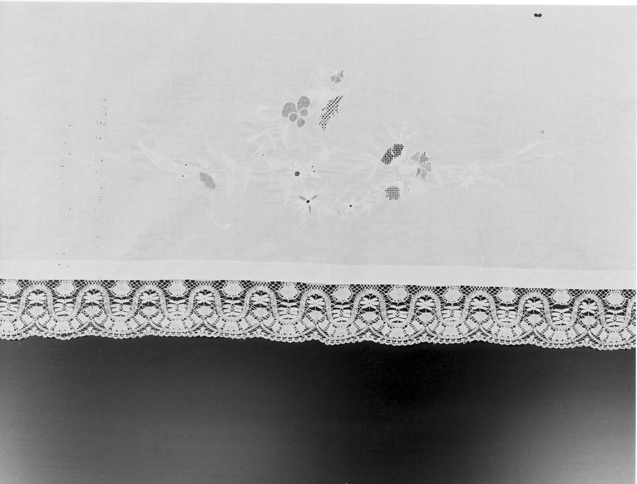 motivi decorativi floreali (tovaglia d'altare, opera isolata) - manifattura cremonese (fine, metà sec. XIX, sec. XX)