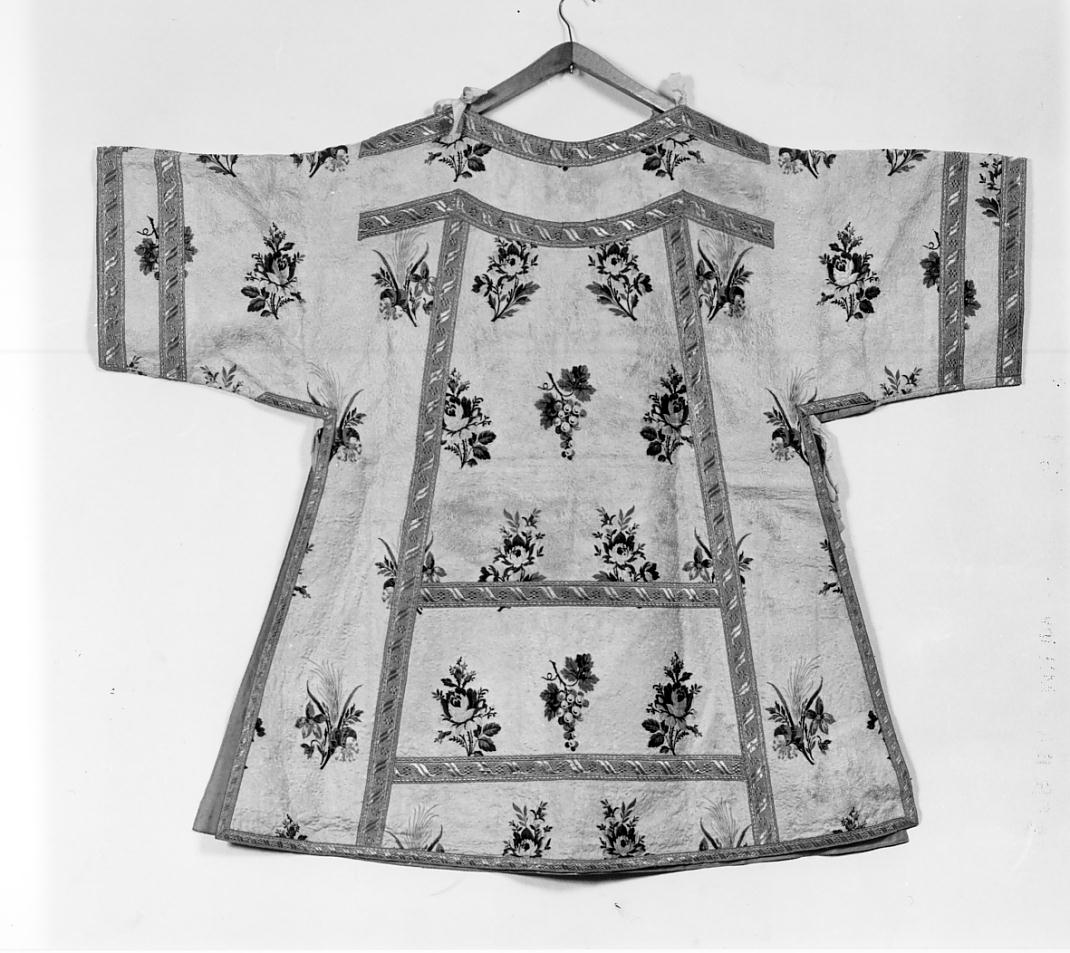 paramento liturgico, insieme - manifattura lombarda (fine/inizio secc. XIX/ XX)