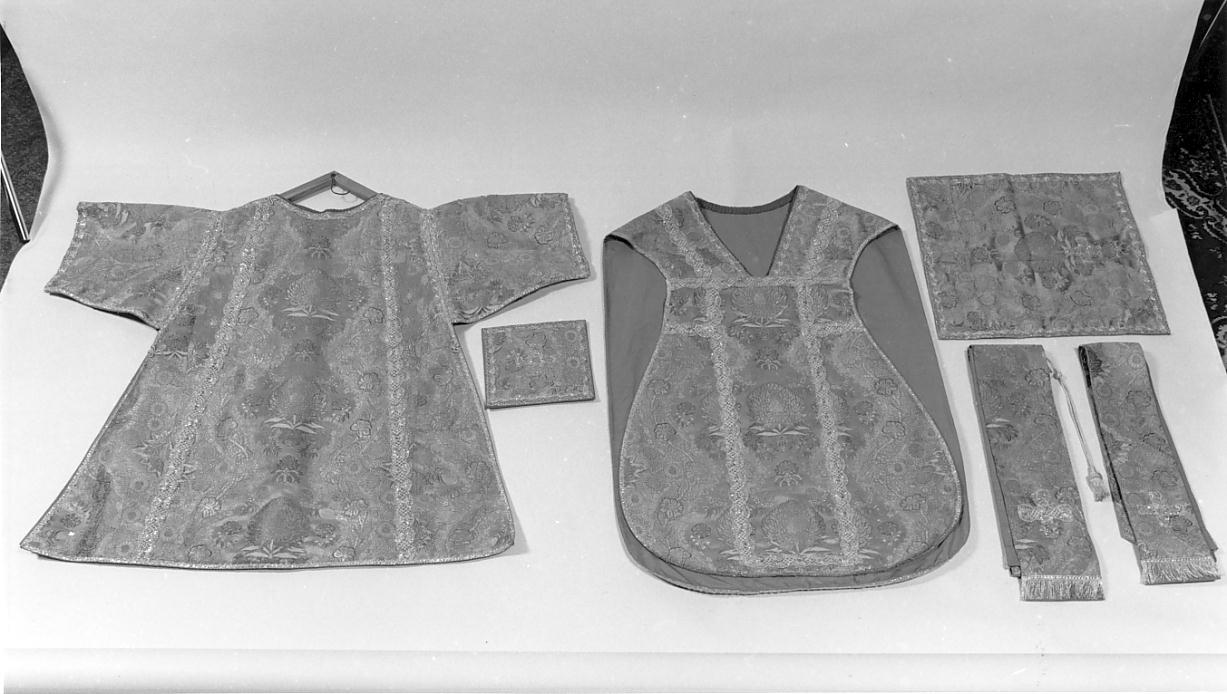 paramento liturgico, insieme - ambito bresciano (fine/inizio secc. XIX/ XX)