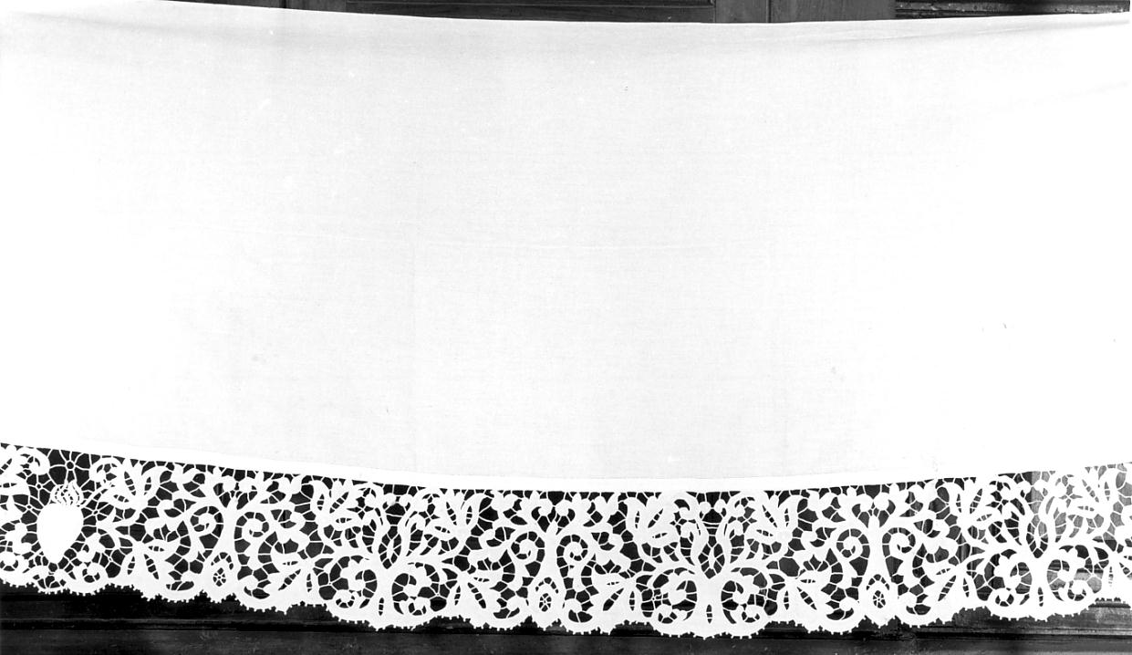 Sacro Cuore / girali vegetali (tovaglia d'altare, opera isolata) - ambito bresciano (fine sec. XIX)