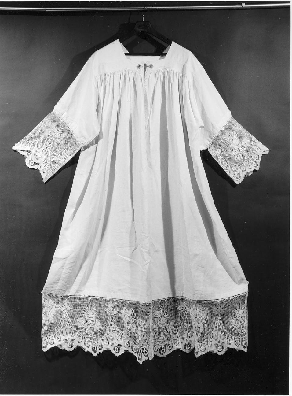 camice, opera isolata - manifattura bresciana (prima metà sec. XX)