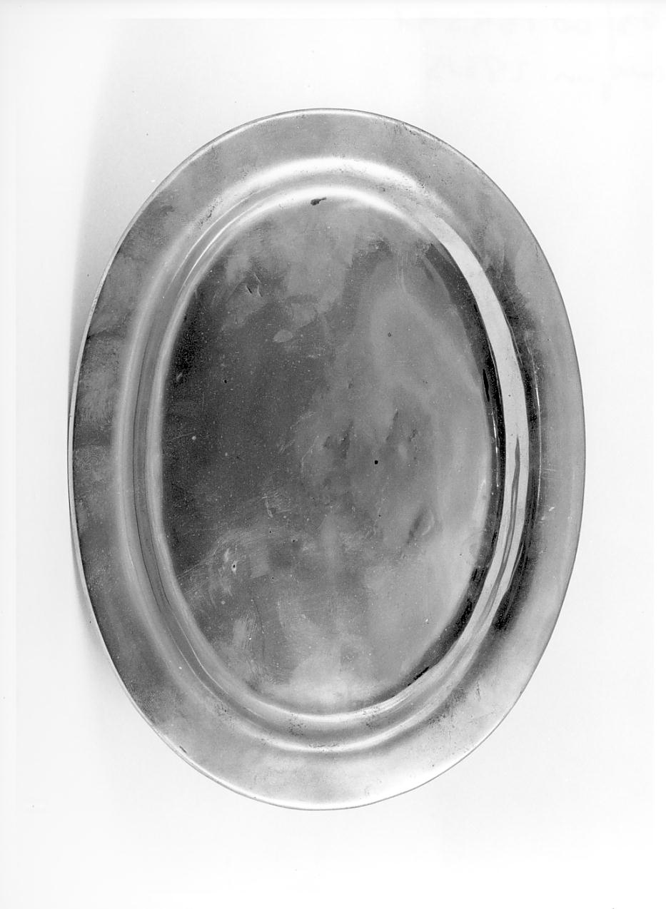 vassoio, opera isolata - produzione lombarda (sec. XIX)