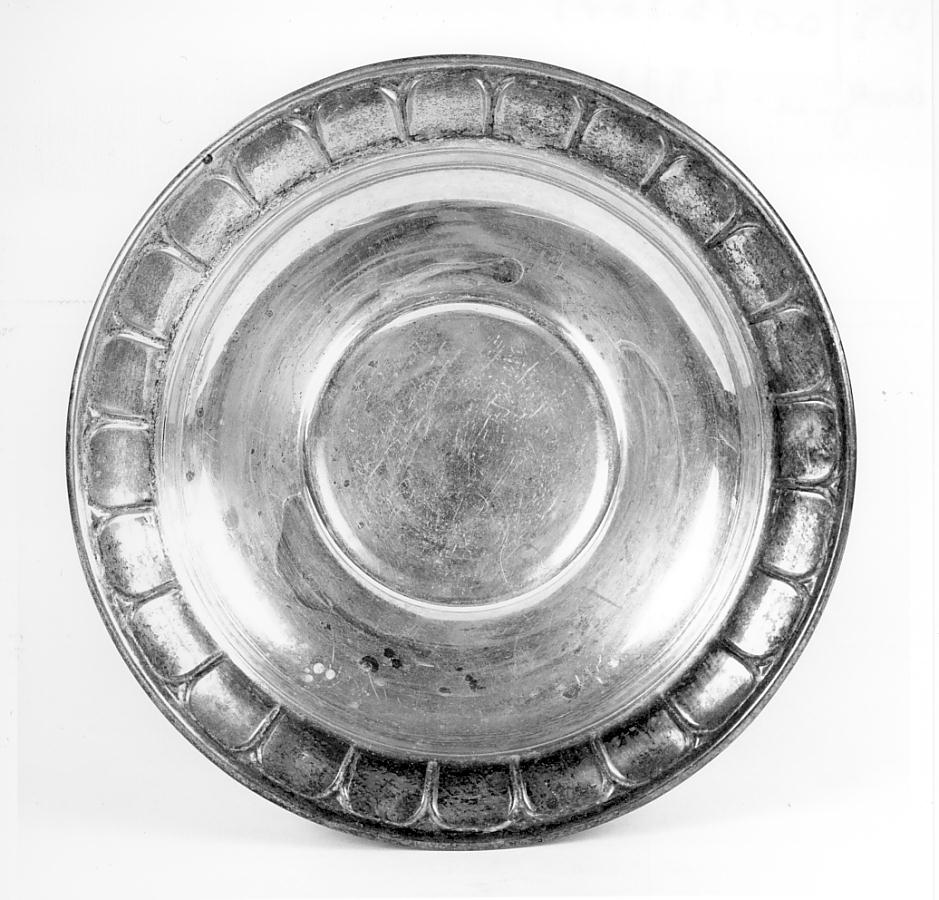 vassoio, opera isolata - produzione lombarda (sec. XIX)