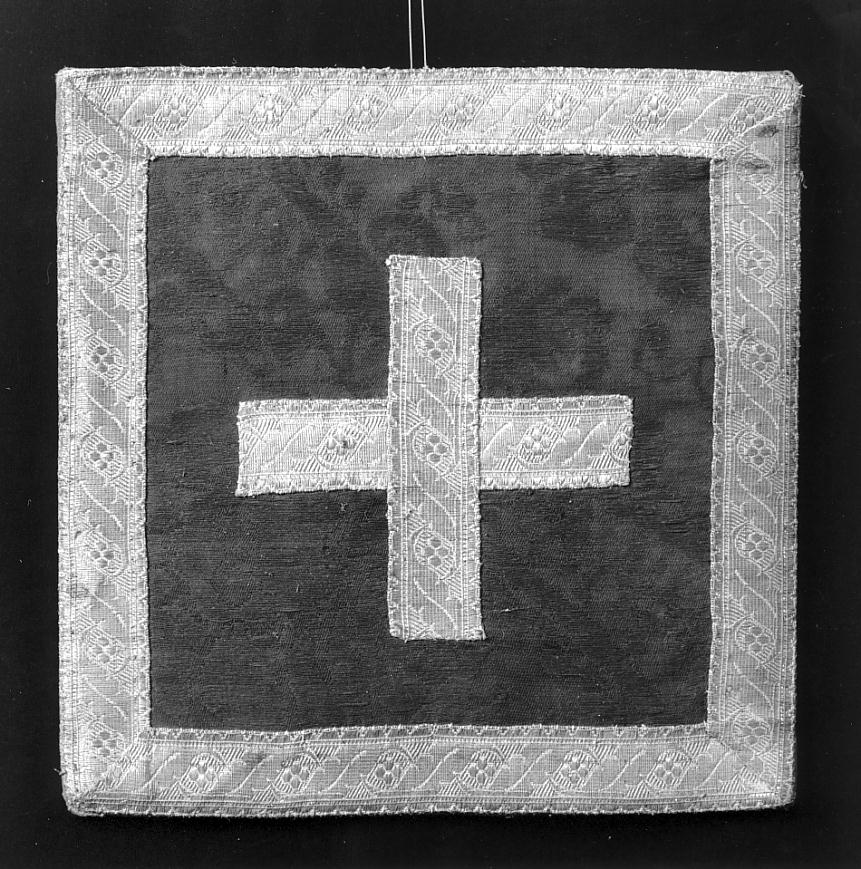 motivi decorativi vegetali/ croce (borsa del corporale, opera isolata) - manifattura cremonese (prima metà sec. XX)