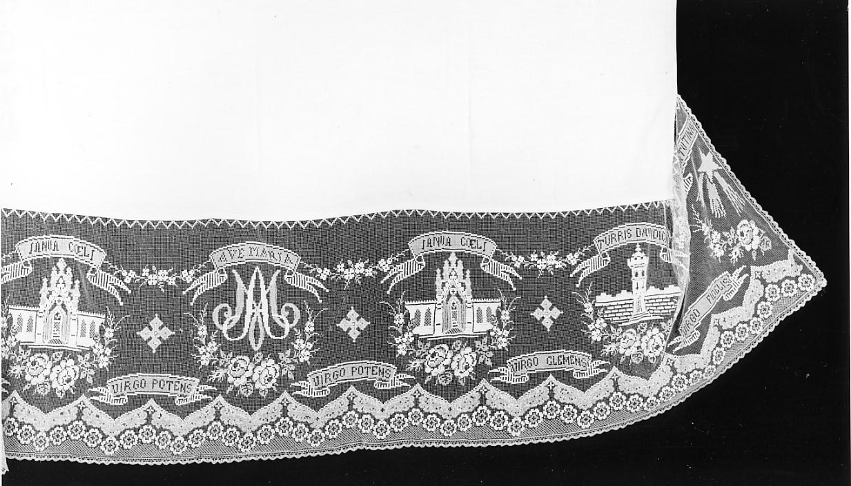 motivi decorativi geometrici e vegetali (tovaglia d'altare, opera isolata) - manifattura cremonese (prima metà sec. XX)