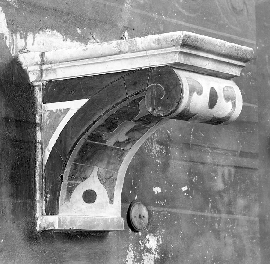 mensola, serie - bottega cremonese (prima metà sec. XVIII)