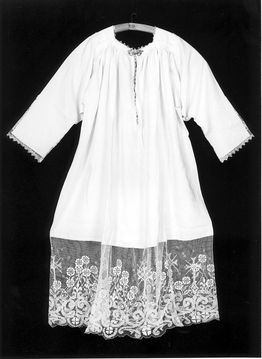 motivi decorativi geometrici e vegetali (camice, opera isolata) - manifattura cremonese (prima metà sec. XX)