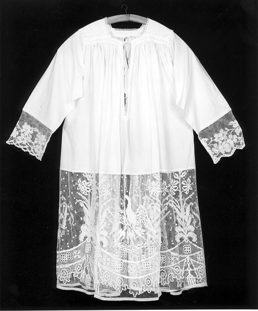 motivi decorativi geometrici e vegetali (camice, opera isolata) - manifattura cremonese (secondo quarto sec. XX)