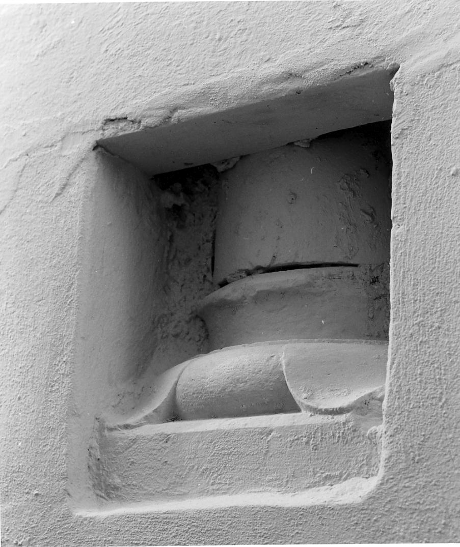 base di colonna, elemento d'insieme - ambito bresciano (seconda metà sec. XV)