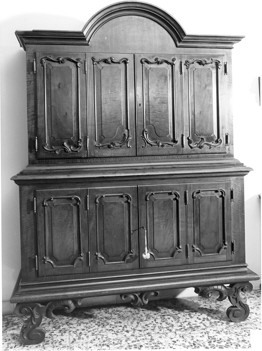 armadio, opera isolata - ambito bresciano (sec. XVIII)