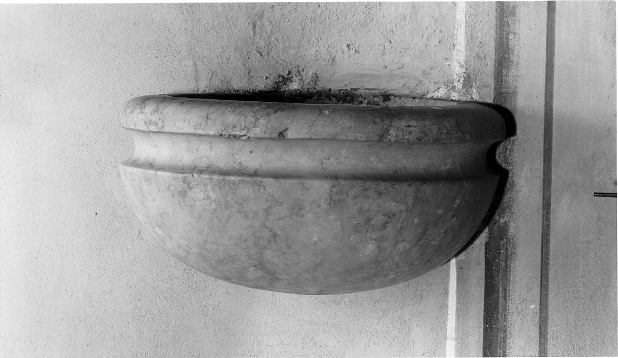 acquasantiera da parete, opera isolata - ambito bresciano (sec. XVIII)