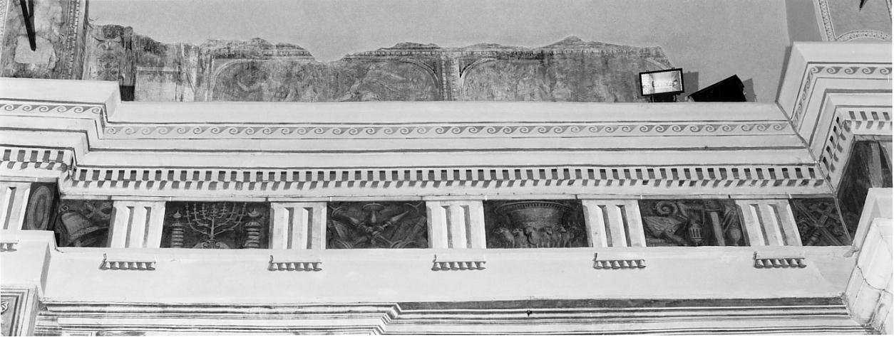 triglifi e metope con oggetti liturgici (decorazione pittorica, elemento d'insieme) di Rossi Gerolamo, Bagnatori Pietro Maria detto Bagnadore (sec. XVI)