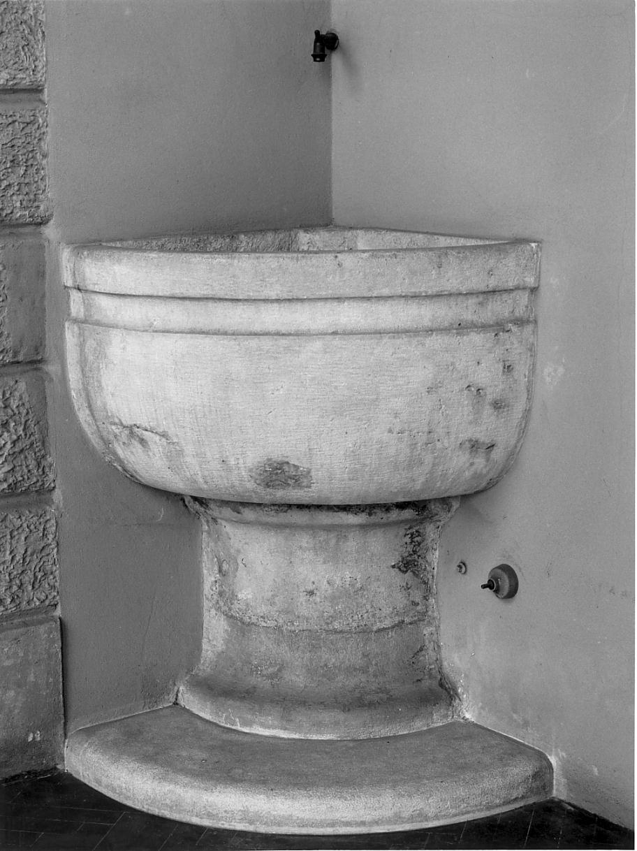 vasca, opera isolata - ambito bresciano (ultimo quarto sec. XVI)