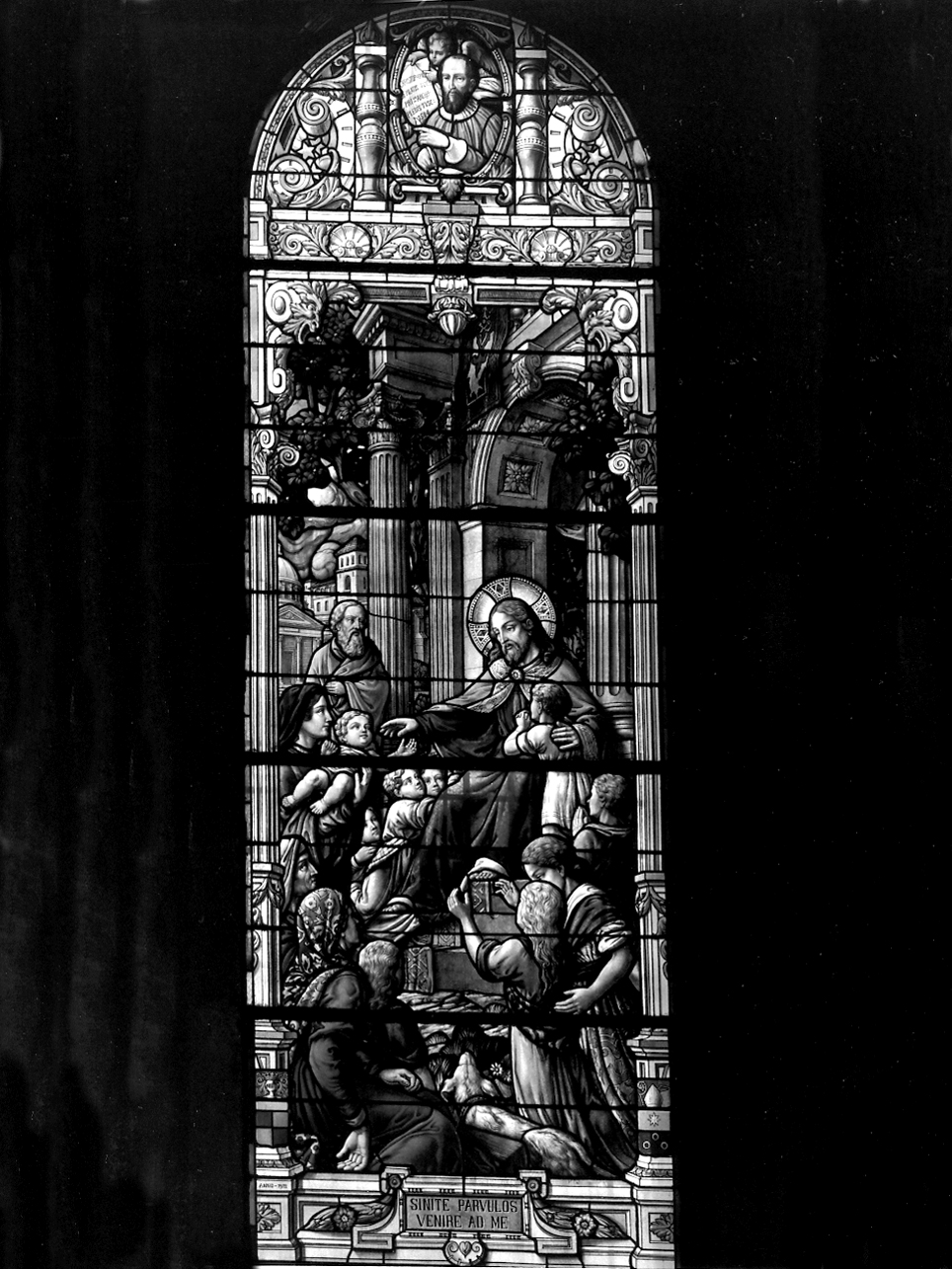 Cristo benedice i fanciulli/ Ritratto di Cristoforo De Pilati (vetrata, elemento d'insieme) di Balmet Louis (primo quarto sec. XX)