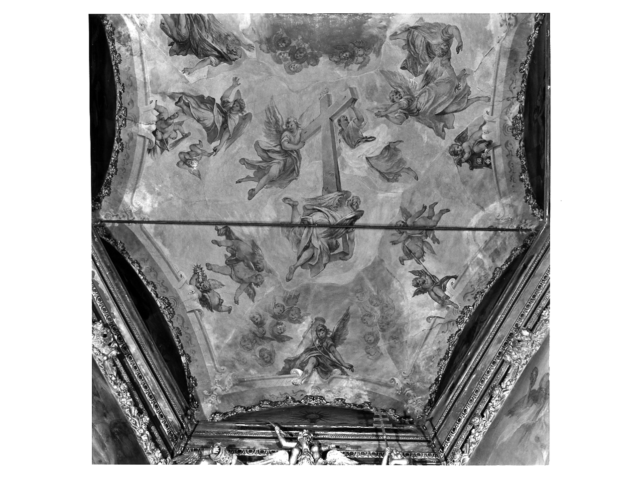 esaltazione della vera croce e angeli con strumenti della passione (dipinto, elemento d'insieme) di Bracchi Ludovico (primo quarto sec. XVIII)