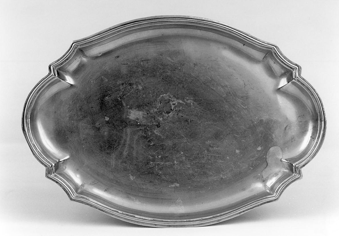 vassoio, opera isolata - produzione lombarda (sec. XIX)