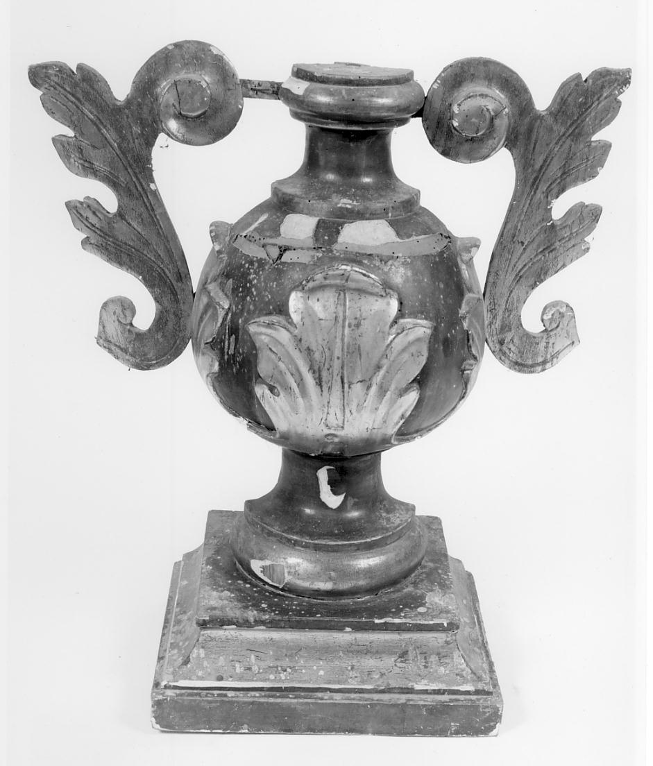 vaso d'altare con composizione floreale, serie - ambito cremonese (inizio sec. XIX)