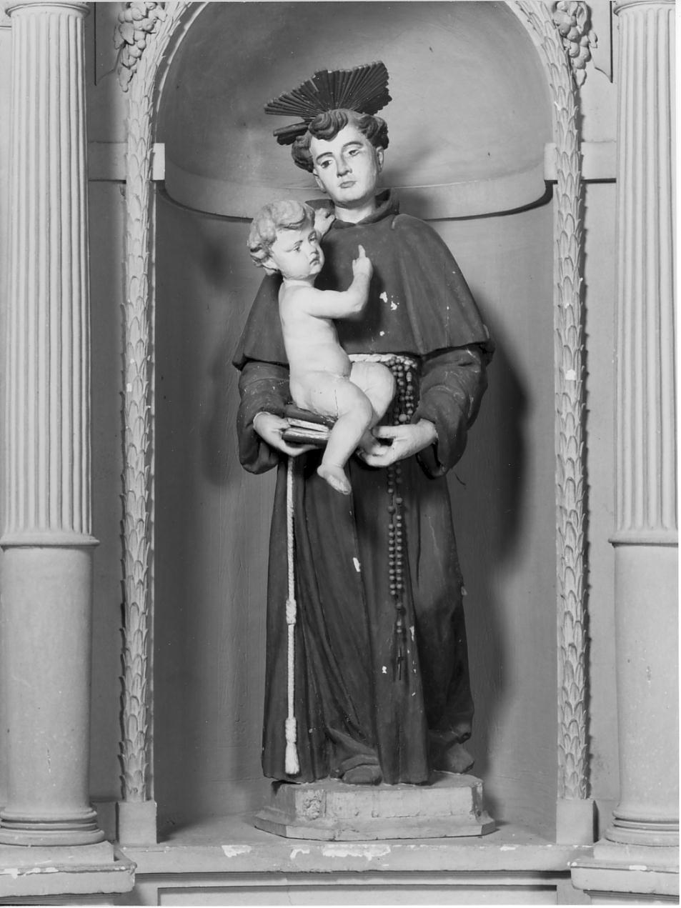 Sant'Antonio da Padova con il bambino (statua, opera isolata) - manifattura lombarda (seconda metà sec. XIX)