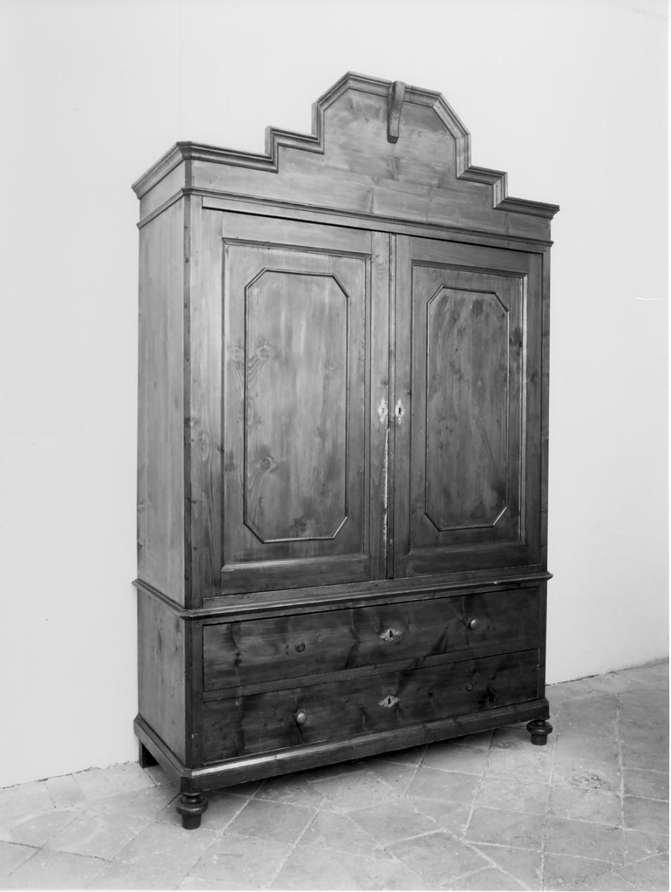 armadio, opera isolata - manifattura lombarda (primo quarto sec. XX)