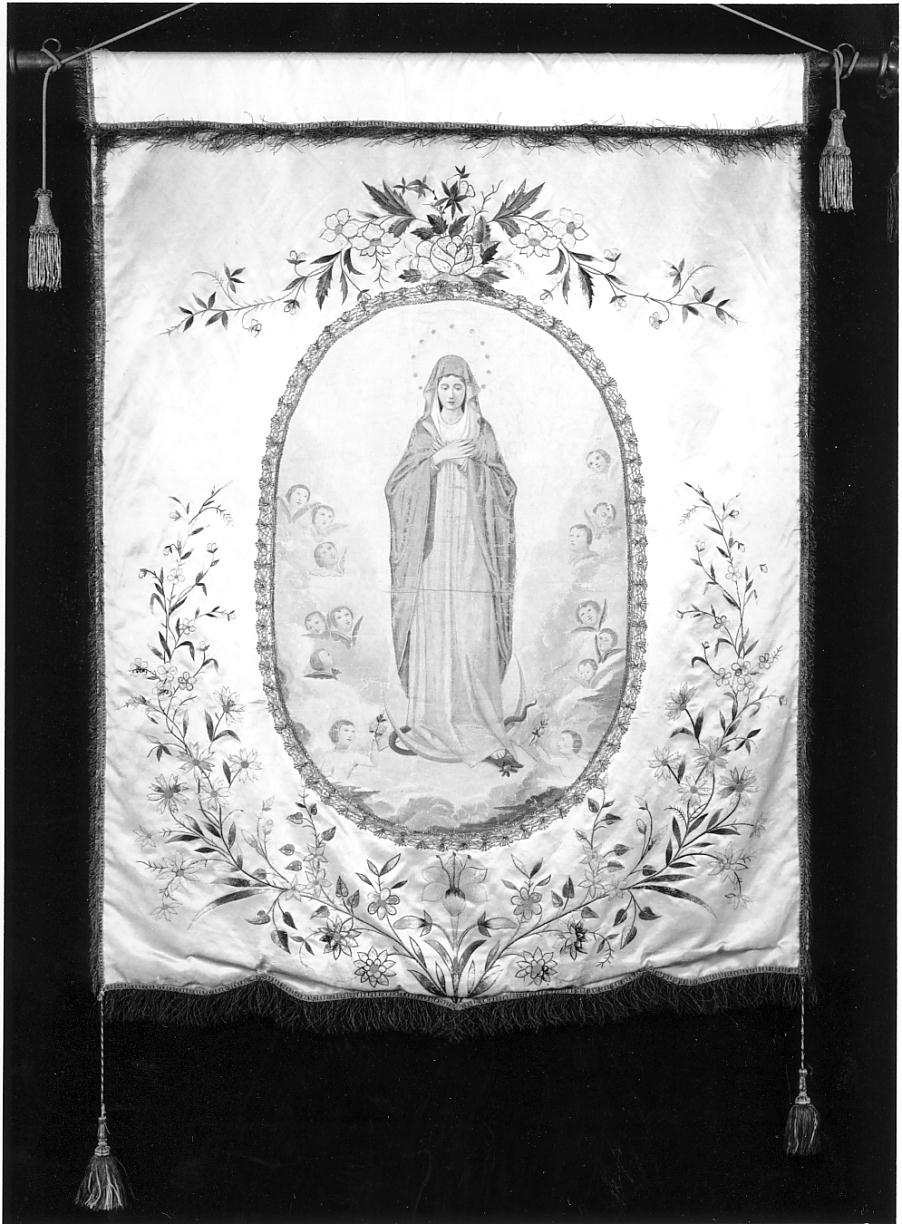 motivi decorativi vegetali/ Madonna Immacolata (stendardo processionale, opera isolata) - manifattura cremonese (prima metà sec. XX)