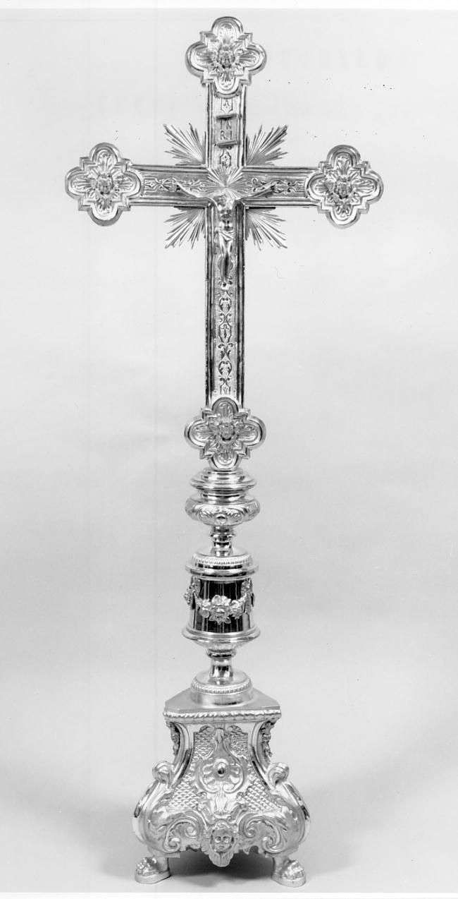 croce d'altare, opera isolata - manifattura lombarda (ultimo quarto sec. XIX)
