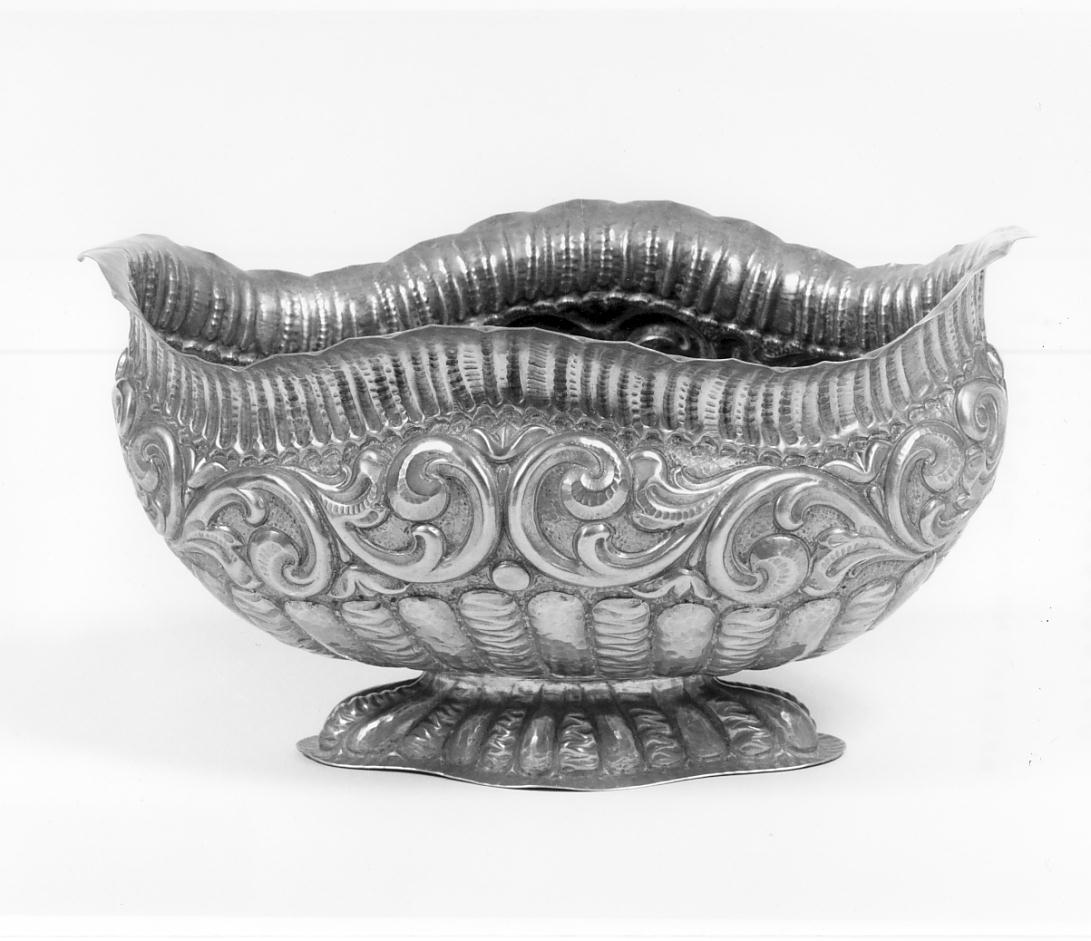 bacile, opera isolata - manifattura lombarda (seconda metà sec. XIX)