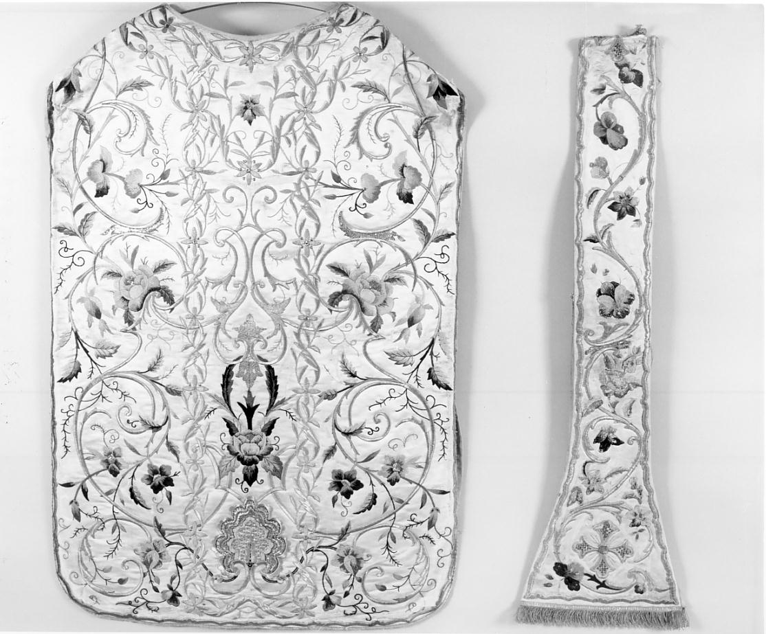 motivi decorativi vegetali (paramento liturgico, insieme) - manifattura lombarda (inizio sec. XX)