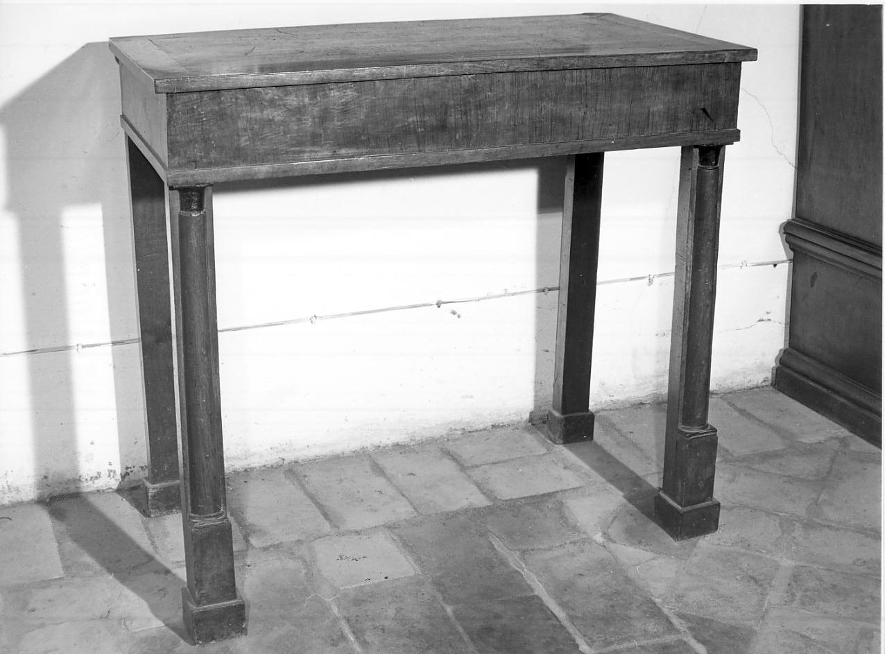 tavolino, opera isolata - ambito italiano (prima metà sec. XIX)