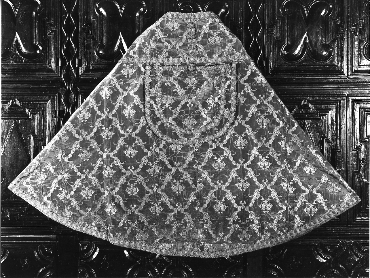 piviale, opera isolata - manifattura veneta (seconda metà sec. XVIII)