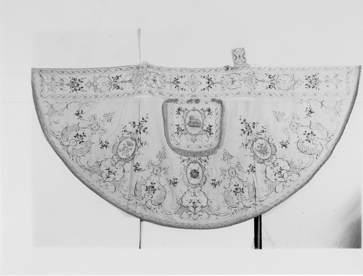 piviale, opera isolata - manifattura lombarda (seconda metà, inizio sec. XVIII, sec. XX)