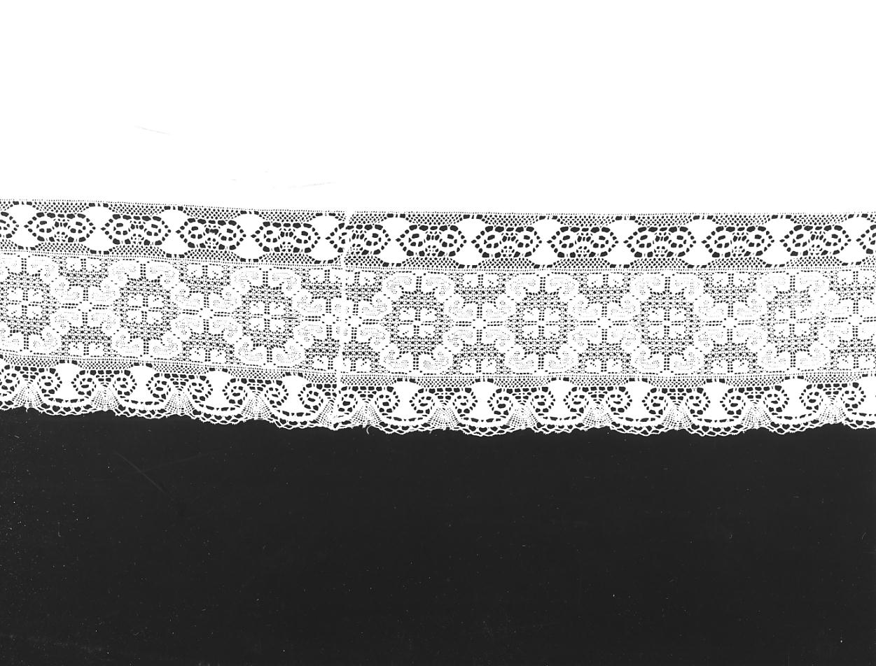 tovaglia d'altare, opera isolata - manifattura cremonese (prima metà sec. XX)