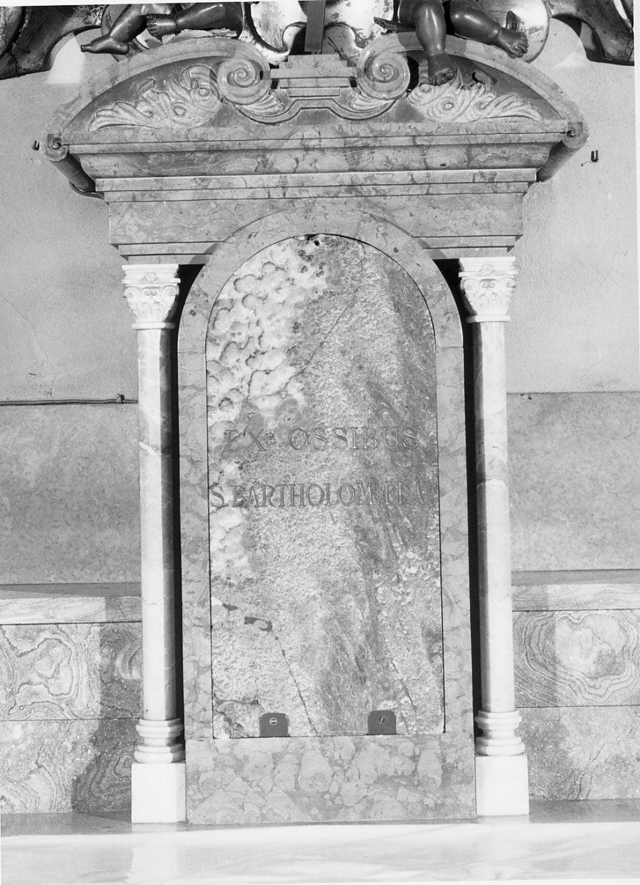 tabernacolo - a frontale architettonico - ambito mantovano (ultimo quarto sec. XIX)