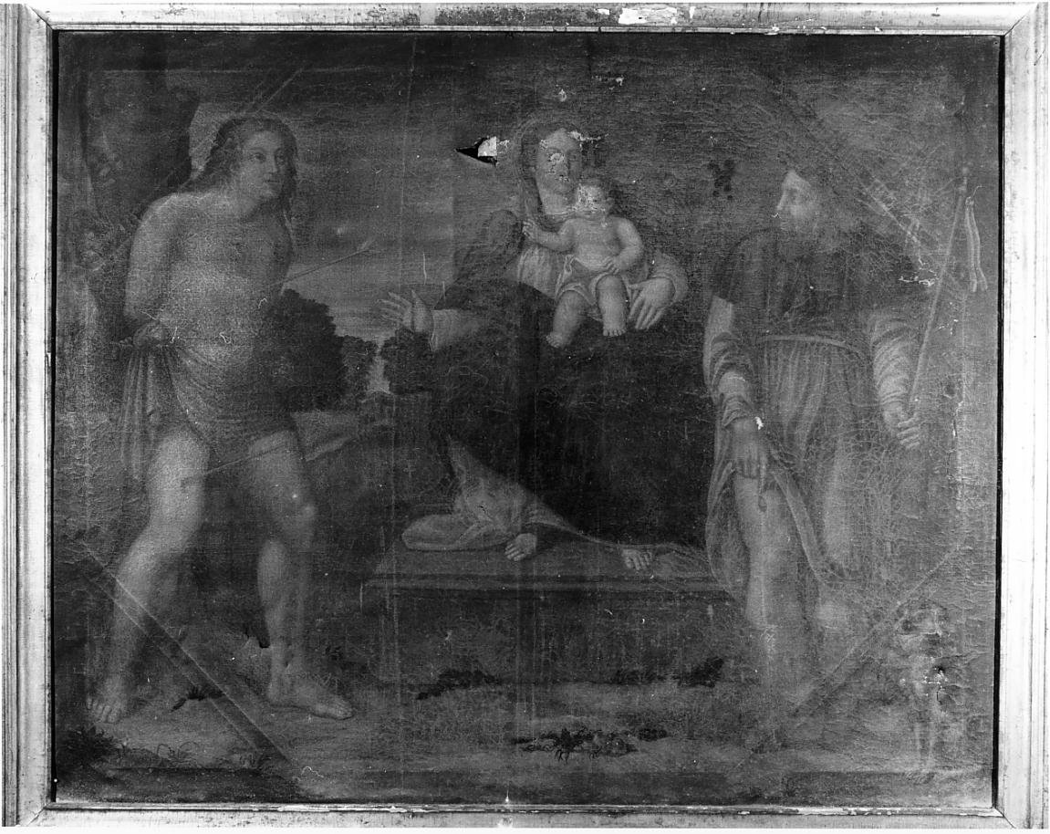 Madonna con Bambino in trono tra San Sebastiano e San Rocco (dipinto) - ambito mantovano (fine/inizio secc. XVI/ XVII)