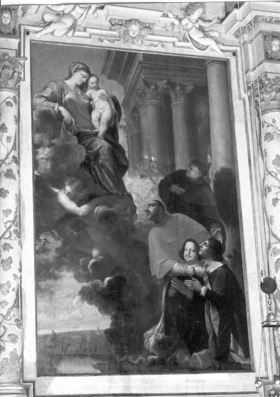 Madonna del Carmelo con San Carlo Borromeo e Sant'Antonio da Padova che presentano i committenti (dipinto, elemento d'insieme) di Liberi Pietro detto Libertino (sec. XVII)