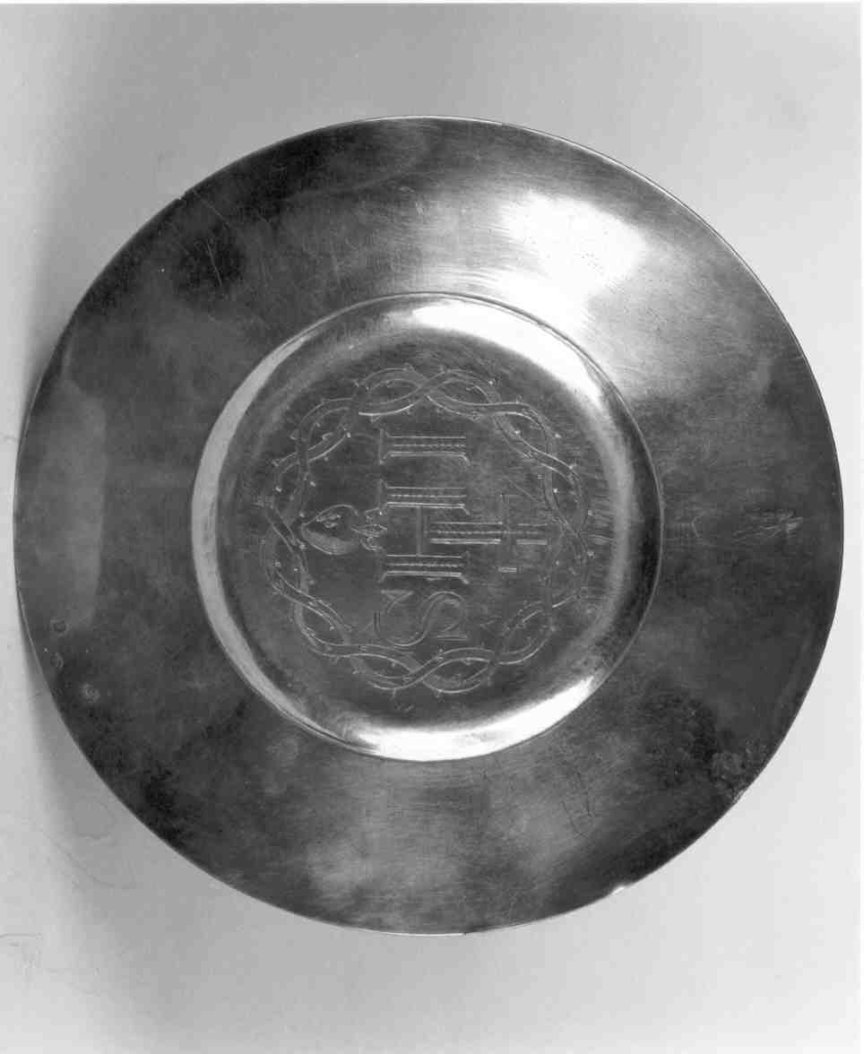 patena, opera isolata - bottega Italia settentrionale (prima metà sec. XX)