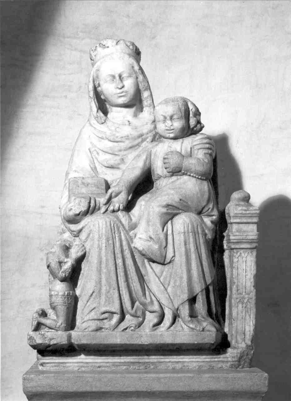 Madonna con Bambino in trono e donatore (gruppo scultoreo, opera isolata) - ambito veneto (seconda metà sec. XIV)