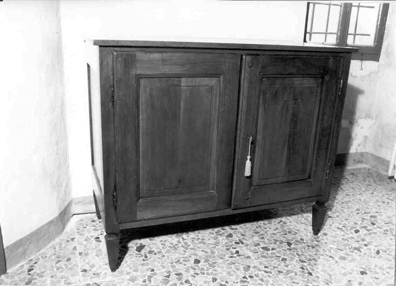 credenza, opera isolata - ambito mantovano (prima metà sec. XVIII)