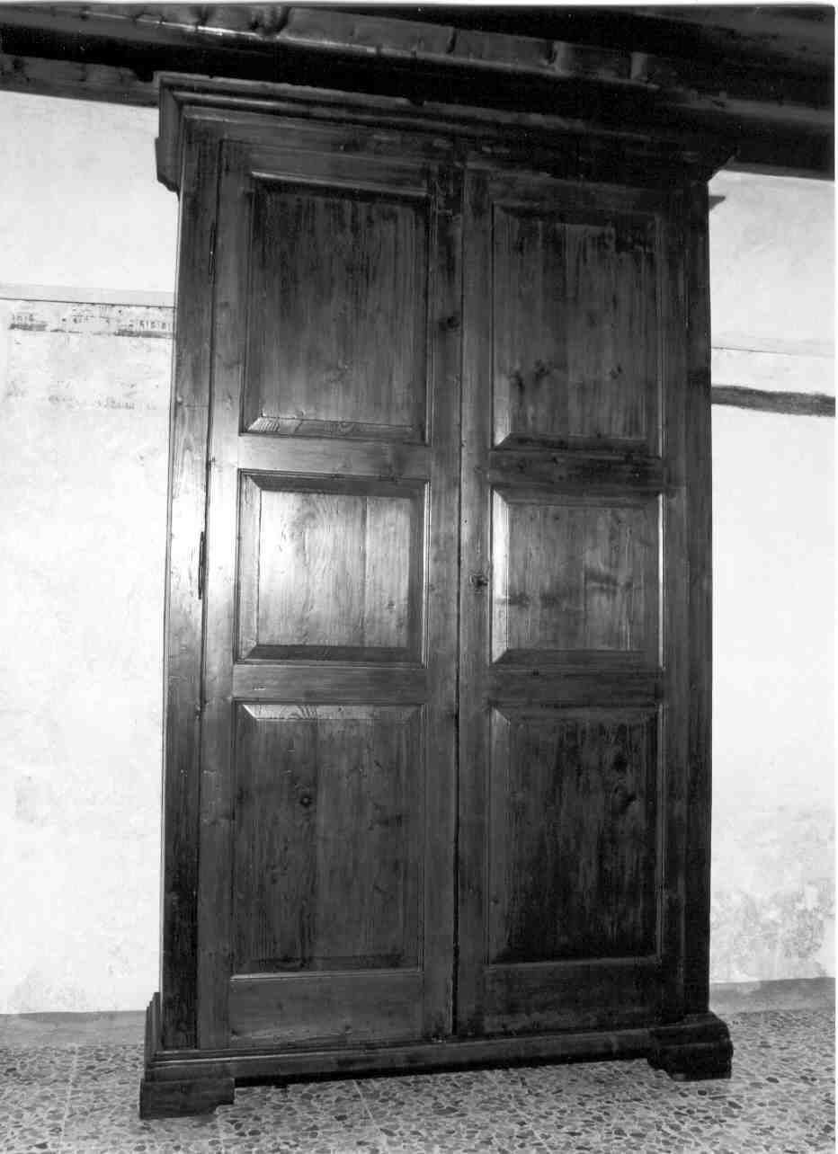 armadio, opera isolata - ambito mantovano (prima metà sec. XVIII)