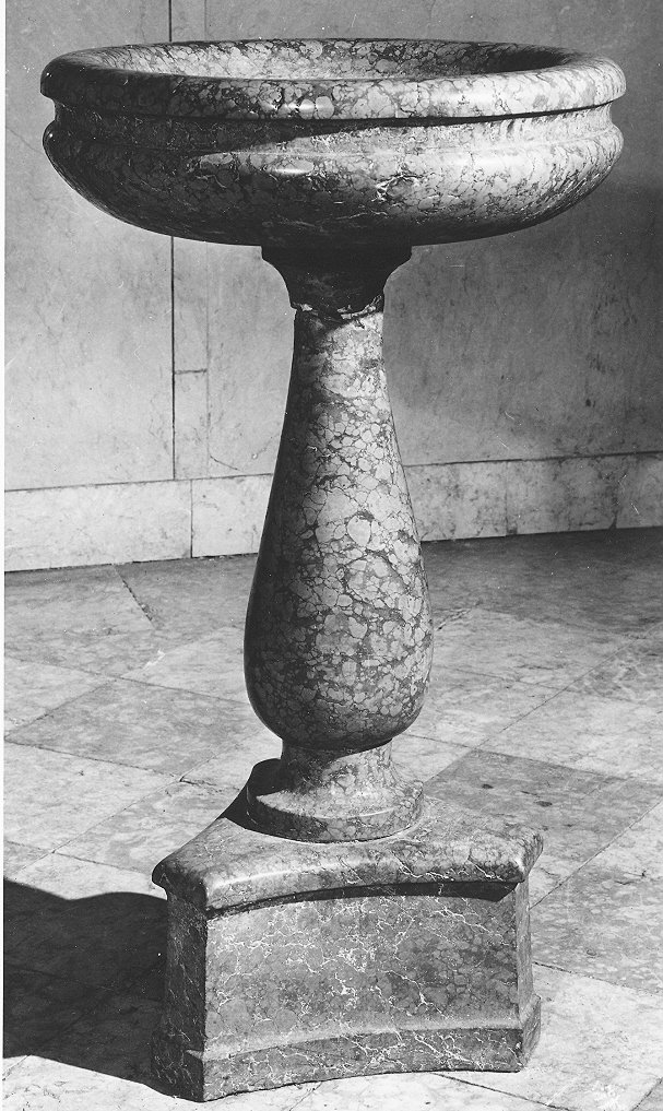 acquasantiera - a fusto, opera isolata - ambito Italia settentrionale (sec. XVIII)