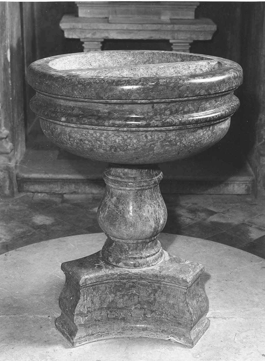 fonte battesimale - a fusto, opera isolata - ambito Italia settentrionale (prima metà sec. XVII)