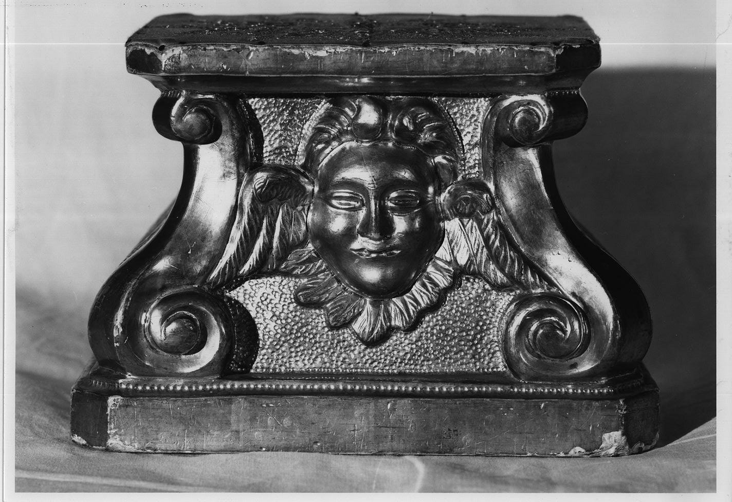 base per croce d'altare, opera isolata - ambito italiano (sec. XVIII)