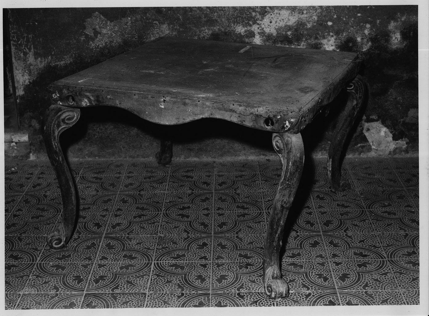 tavolo, opera isolata - ambito italiano (sec. XVIII)