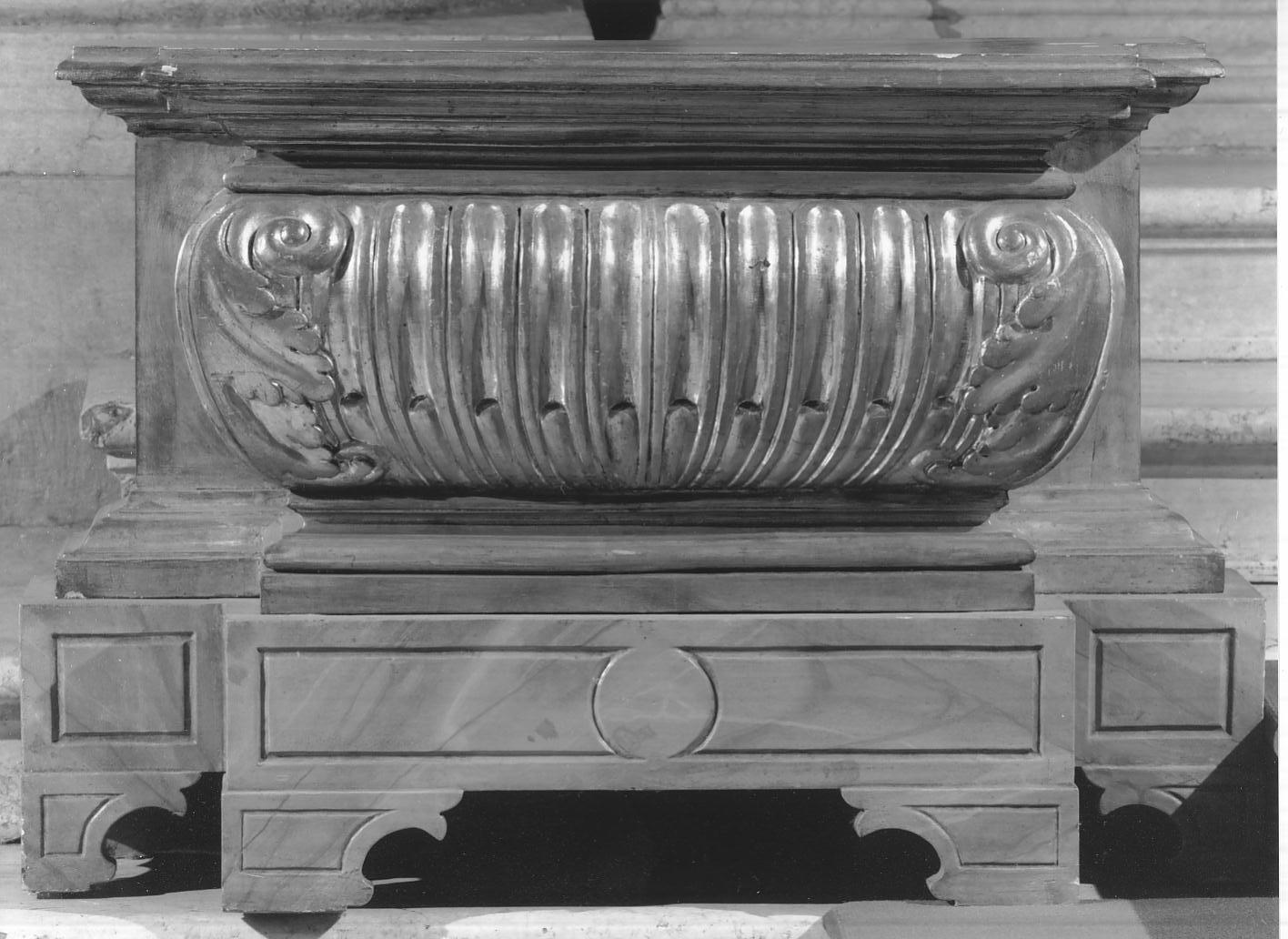 console, opera isolata - ambito lombardo (ultimo quarto, metà sec. XVI, sec. XX)