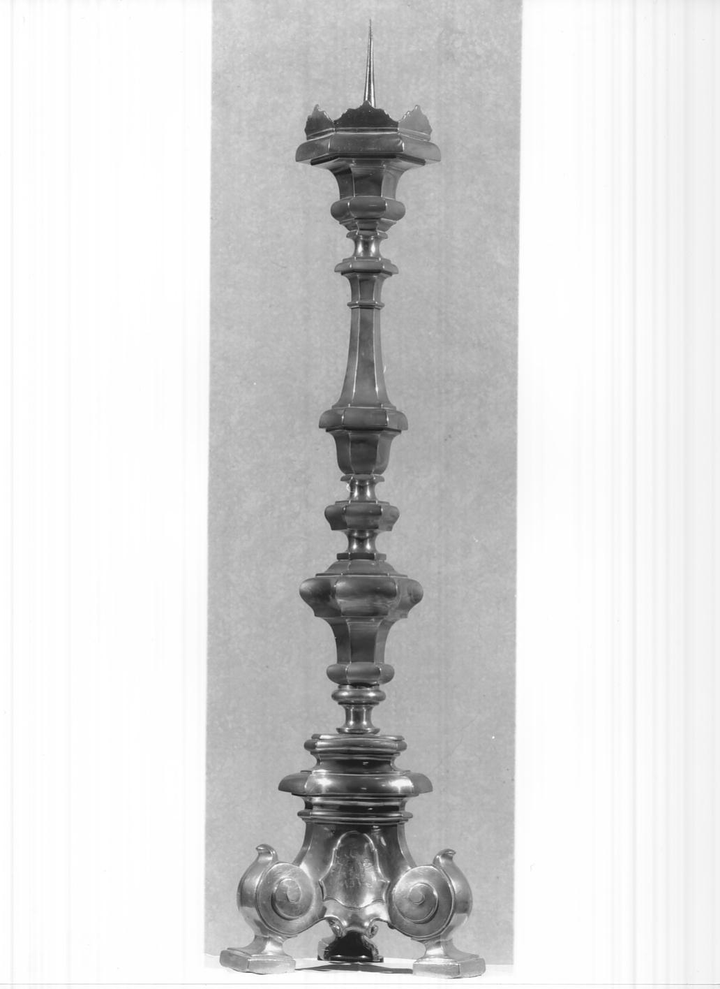 candeliere d'altare, serie - ambito lombardo (sec. XVIII)