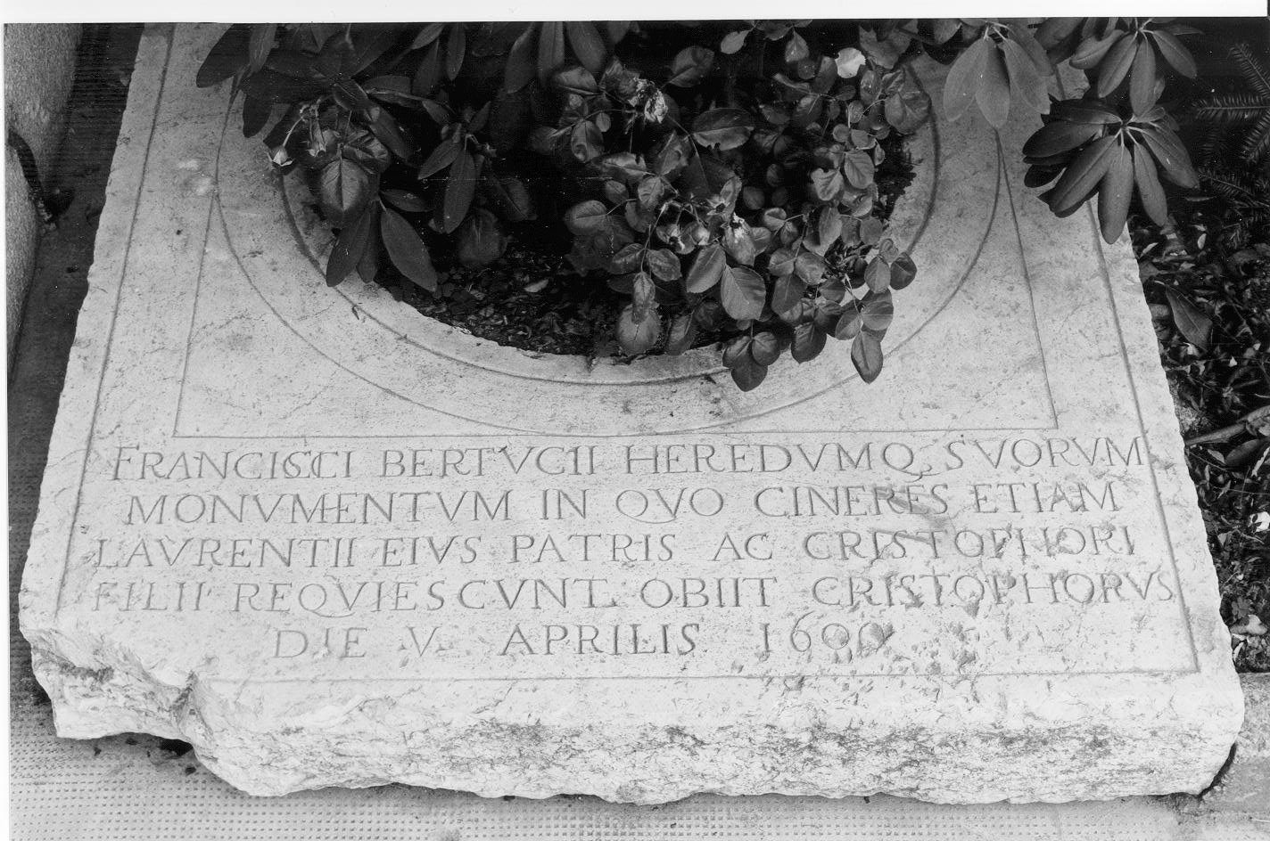 lapide tombale, opera isolata - ambito italiano (sec. XVII)