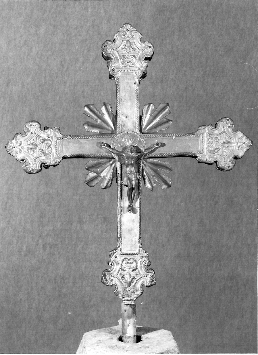 Cristo crocifisso (croce processionale, opera isolata) - ambito lombardo (prima metà sec. XVIII)